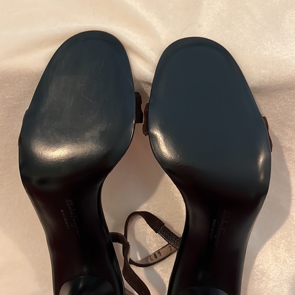 FERRAGAMO HEELS - Picture 11 of 16